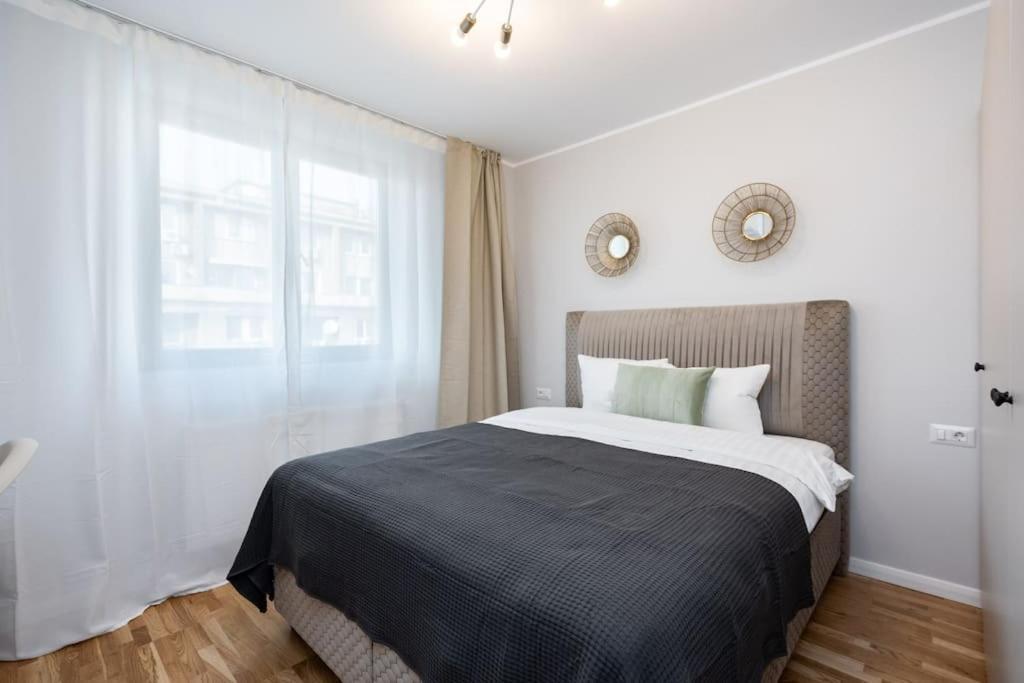 Sunny 2Br Flat - Top Location - Stunning Views Bucarest Esterno foto