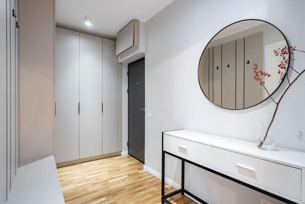 Sunny 2Br Flat - Top Location - Stunning Views Bucarest Esterno foto