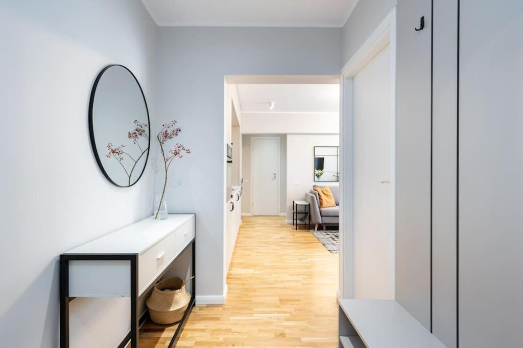 Sunny 2Br Flat - Top Location - Stunning Views Bucarest Esterno foto