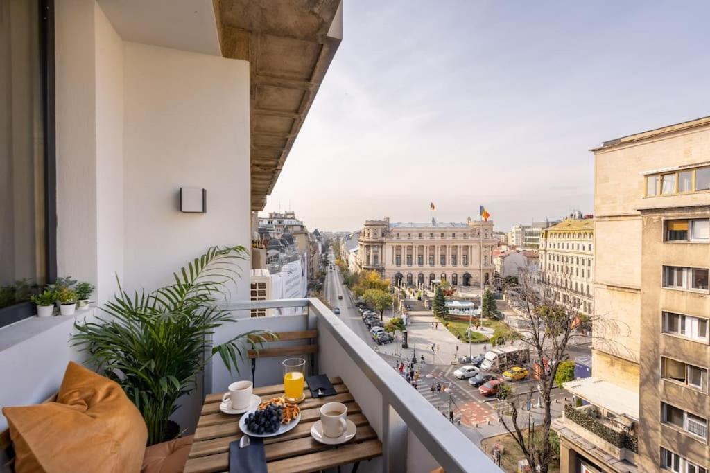 Sunny 2Br Flat - Top Location - Stunning Views Bucarest Esterno foto