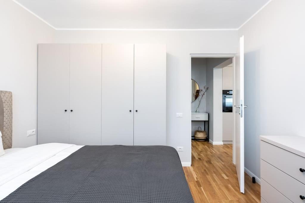 Sunny 2Br Flat - Top Location - Stunning Views Bucarest Esterno foto