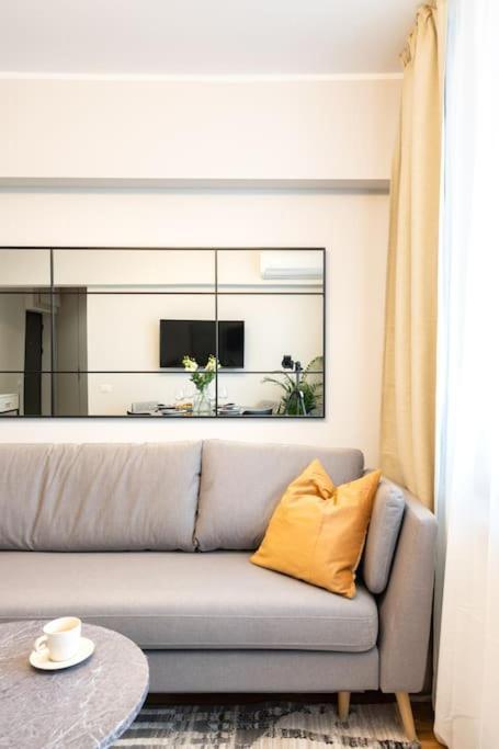 Sunny 2Br Flat - Top Location - Stunning Views Bucarest Esterno foto