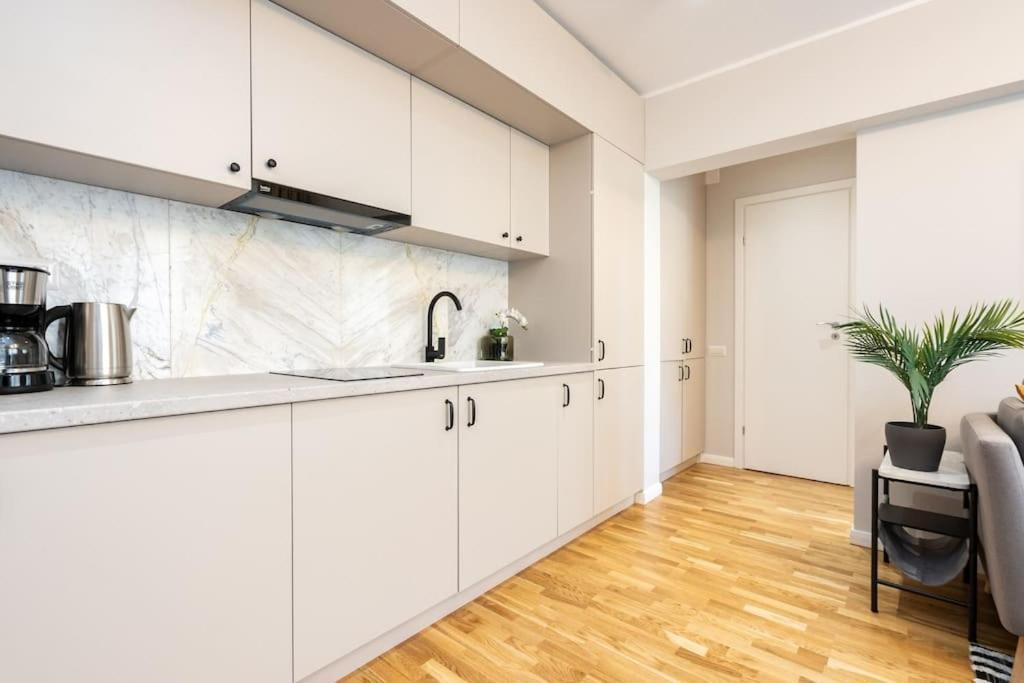Sunny 2Br Flat - Top Location - Stunning Views Bucarest Esterno foto